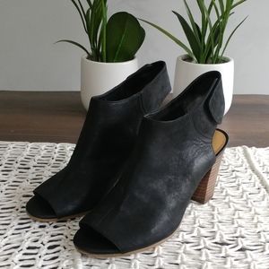 Nine West black sling back peep toe heeled sandals